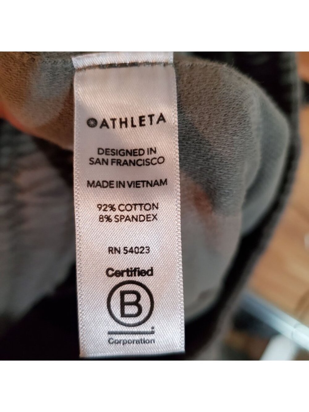 Athleta Shorts Womens Size 6 Camo Green Farallon Bermuda Elastic Waist - Picture 3 of 10